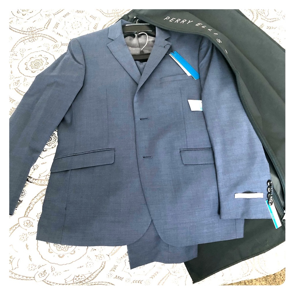 New Perry Ellis Suit